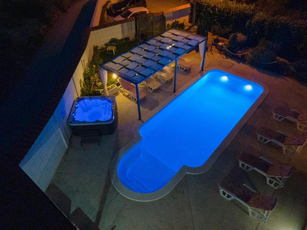 Beautiful Holiday Home "Villa Luka" Kaštel Štafilić المظهر الخارجي الصورة