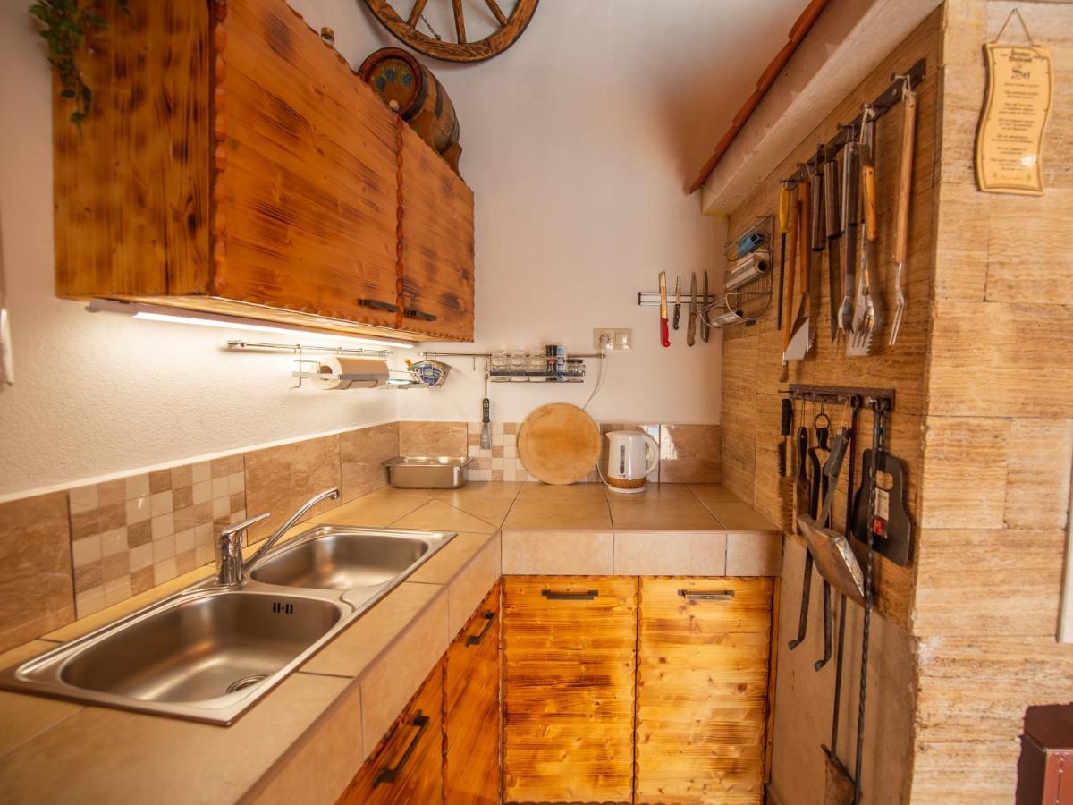 Beautiful Holiday Home "Villa Luka" Kaštel Štafilić المظهر الخارجي الصورة