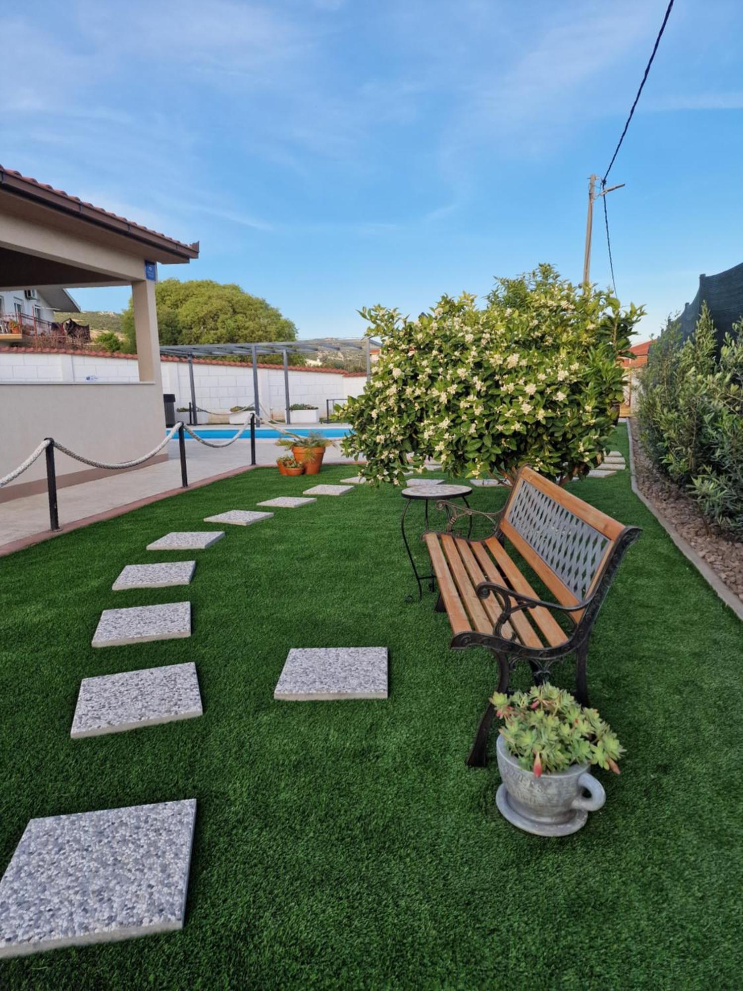 Beautiful Holiday Home "Villa Luka" Kaštel Štafilić المظهر الخارجي الصورة