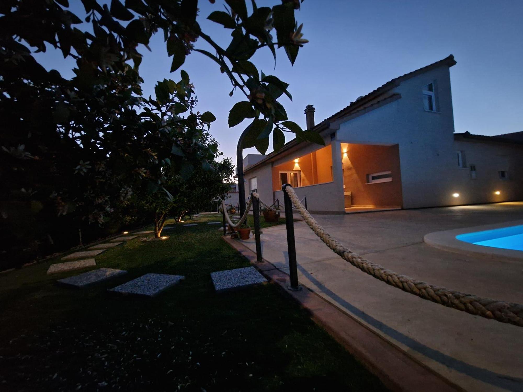 Beautiful Holiday Home "Villa Luka" Kaštel Štafilić المظهر الخارجي الصورة
